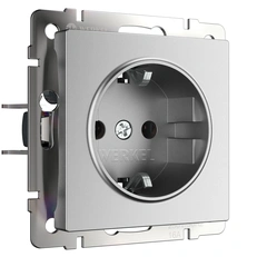 Изображение Розетка с заземлением и шторками (серебряный матовый) W1171165
